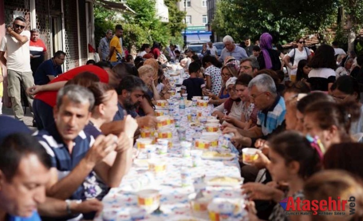 1 Mayıs Mahallesi'nde 2000 kişilik hayır sofrası