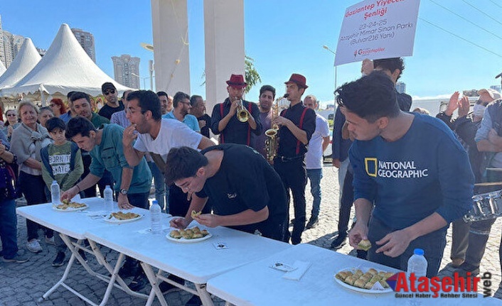 Ataşehir'de baklava yeme yarışması Yapıldı