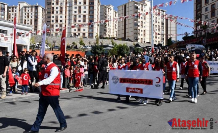 Kızılay Gönüllüleri Cumhuriyet Bayramı'nı Coşkuyla Kutluyor 