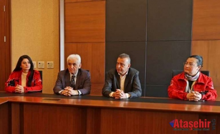 BAŞKAN İLGEZDİ, DEPREM BÖLGESİNE GİDEN ATAK EKİBİNİ MAKAMINDA AĞIRLADI