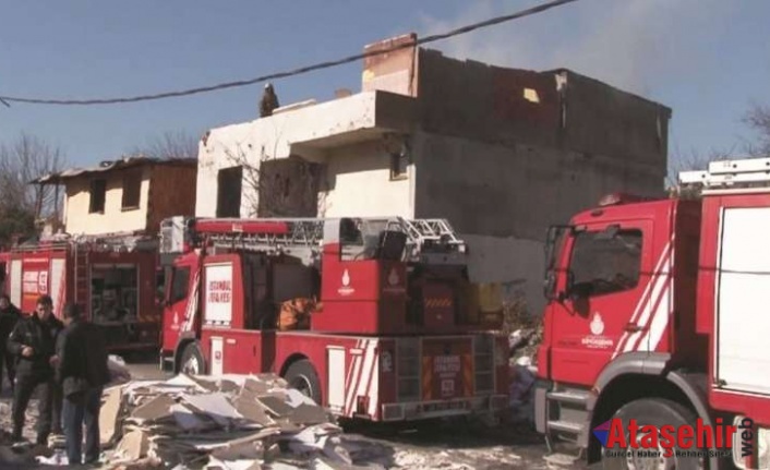 Ataşehir Yenisahra'da metruk binanın çatısı alevlere teslim oldu!