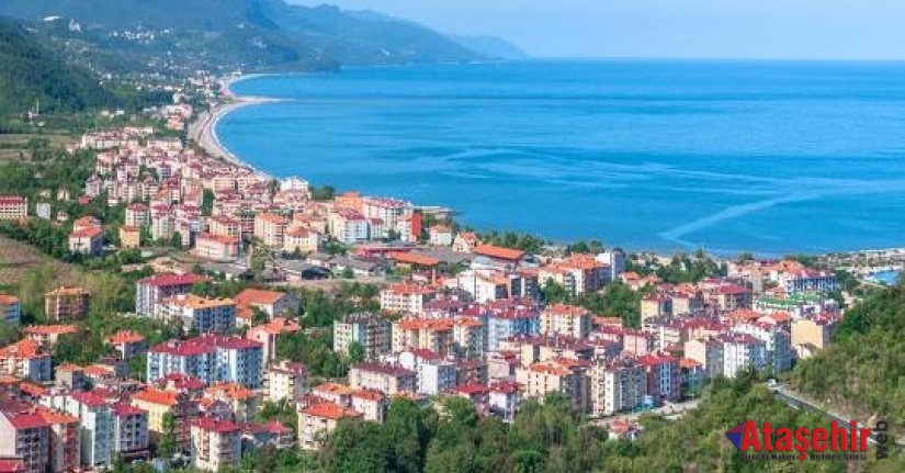 Cide, Kastamonu’nun turistik bir ilçesidir.