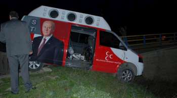 MHP Genel Başkanı Devlet Bahçeli'nin konvoyundaki trafik kazasında 4 kişi yaralandı.