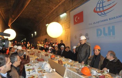 Abdülhamit'in projesi gerçek oluyor: Denizin 42 metre altında kahvaltı