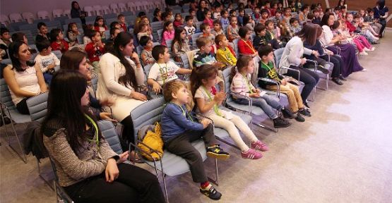 Ataşehir’de Müzikli Kukla Tiyatrosu ile Çocuklar Buluştu