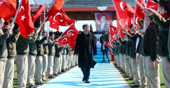 Başbakan Davutoğlu Şehitleri Anma Programına Katıldı