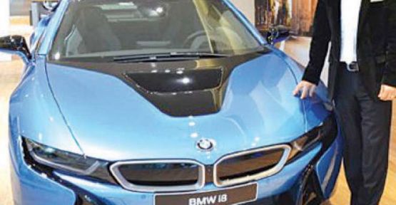 BMW elektrikli modellerede hedef yükseltti