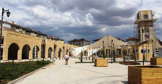 Çankırı'da Ahmet Yesevi Meydanı Gün Sayıyor