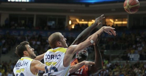 Fenerbahçe Ülker,  Galatasaray Liv Hospital'ı 74 - 73 mağlup etti