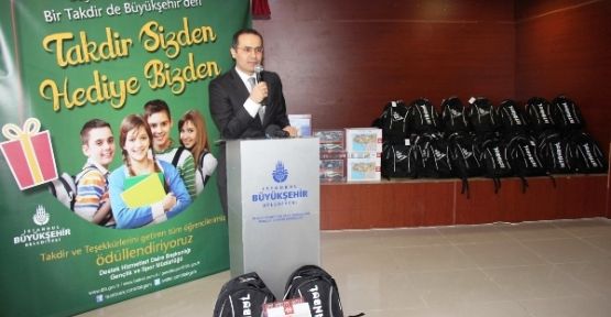 İBB takdir ve teşekkür belgesini getiren öğrencileri ödüllendiriyor