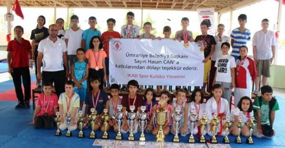 İKAD SPOR KULÜBÜ BAŞARISINI SÜRDÜRÜYOR