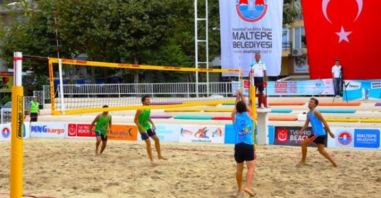 Maltepe'de plaj voleybolu coşkusu