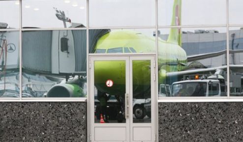 Moskova’da sıcaklar uçak pistini eritti