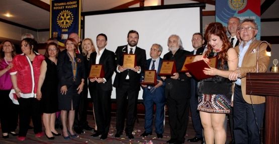 Rotaryenlerden Müjdat Gezen’e 'Meslek Hizmet Ödülü'