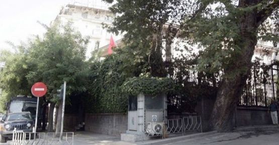 Selanik'te  Türk Konsolosluğa'na molotoflu saldırı