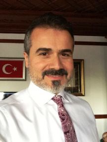 Suat Kılıç’tan takipçilerine 400 Kur’an-Kerim Meali