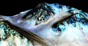 NASA, Mars'ta akan su bulundu