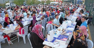 Ataşehir'de  İftar sofraları Ferhatpaşa Mahallesi’nde kuruldu