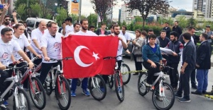 Ataşehir'de  "Gençlik Demokrasiye Pedallıyor" etkinliği gerçekleştirildi.