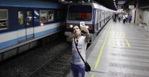 Selfie çekerken tren çarpan Hintli hayatını kaybetti