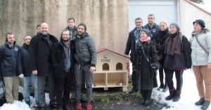 Üsküdar Belediyesi, yıkılan kedi evi yerine özel kedi evleri yerleştirdi