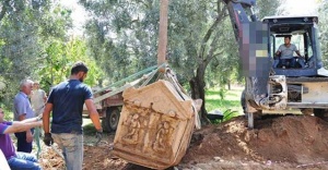 İznik'te Zeytin bahçesinden lahit fışkırıyor