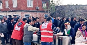 Kızılay, depremzedelerin yardımına koştu