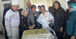 AK Kadınlar Ataşehir’de Yaşlılar Haftası’nı Büyükleri İle Geçirdi