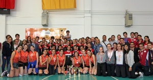 ATAŞEHİR'DE VOLEYBOL TURNUVASI SONA ERDİ