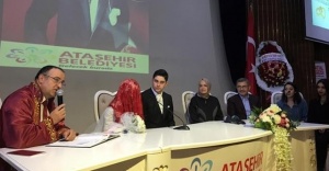 Bakan Kaya, Ataşehir'de 15 Temmuz gazisinin nikah şahidi oldu