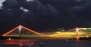 Yavuz Sultan Selim Köprüsü kadına şiddete karşı turuncu ışık yakacak