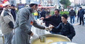 Metrobüs Yolcuları Çorbayla İşe Uğurlandı