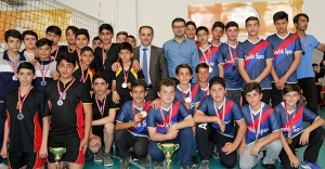 ATAŞEHİR OKULLAR ARASI VOLEYBOL TURNUVASI SONA ERDİ