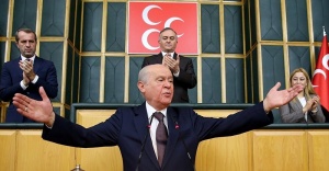 Bahçeli: Sarı yelek giyen çıplak yatmayı göze almalıdır