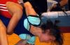 Antrenör Şampiyonada kadın güreşçiyi tekme tokat dövdü