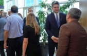 Başkanı Onursal Adıgüzel, Kurban Bayramı dolayısıyla belediye çalışanlarıyla bayramlaştı.
