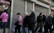 Yunanistan'da Referandum Kararı ATMlerde Kuyruk Oluşturdu