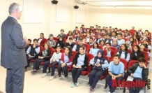 Sultanbeyli'de Yazarlar Okullarda Öğrencilerle Buluşuyor