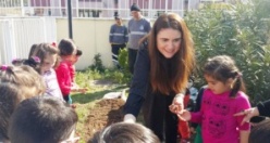 Ataşehir'de Çocuklar Baharı Lale Soğanı Dikerek Karşıladılar