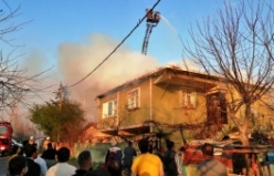 Ataşehir Yeni Çamlıca Mahallesinde Korkutan Yangın