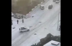 Ankara'da yollar buz pistine döndü sürücülerin zor anları kamerada