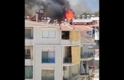 Antalya Manavgat'ta binalar tutuştu yanıyor