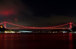 Kızılay’ın 157. Kuruluş Yıldönümünde Simgesel Yapılar Kırmızıya Büründü