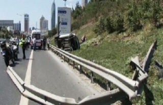 Ataşehir'de Trafik Kazası, 2 kişi yaralandı.