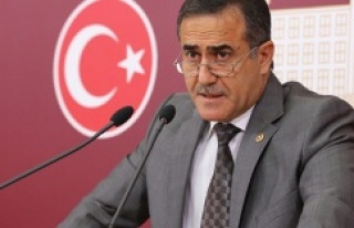 İhsan Özkes CHP'den istifa etti