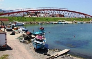 Trabzon'da 160 m'lik köprü!nün altından...