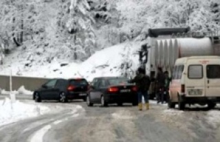 Ilgaz Dağı'nda kar ulaşımı aksatıyor