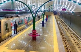 İstanbul'da Metro saatlerine yılbaşı düzenlemesi
