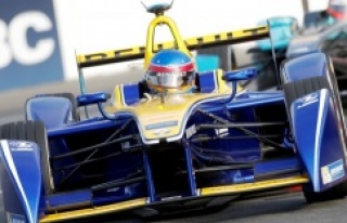 Renault e.dams FIA Formula E Paris yarışında iddialı
