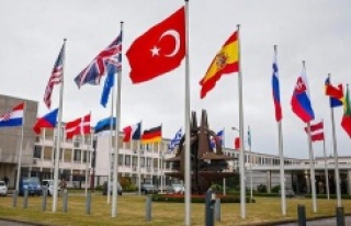 Almanya Savunma Bakanı: Türkiye NATO için önemli